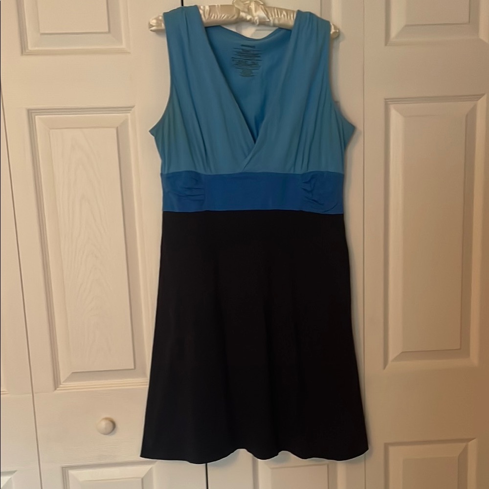 Elegant Blue and Black Sleeveless Dress